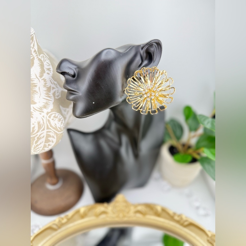 Statement Gold Flower Earrings with Cubic Zirconia – Bold Bloom Design - Picture 5 of 7